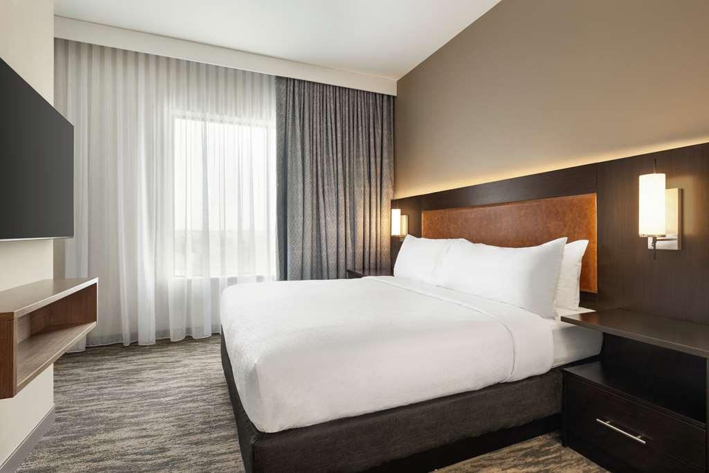 Embassy Suites By Hilton Round Rock Oda fotoğraf